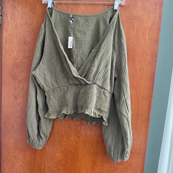 SALE! ⭐️ 2 for $20 ! Madewell smocked top❗️ HAS FLAW❌New with tags - Picture 2 of 4